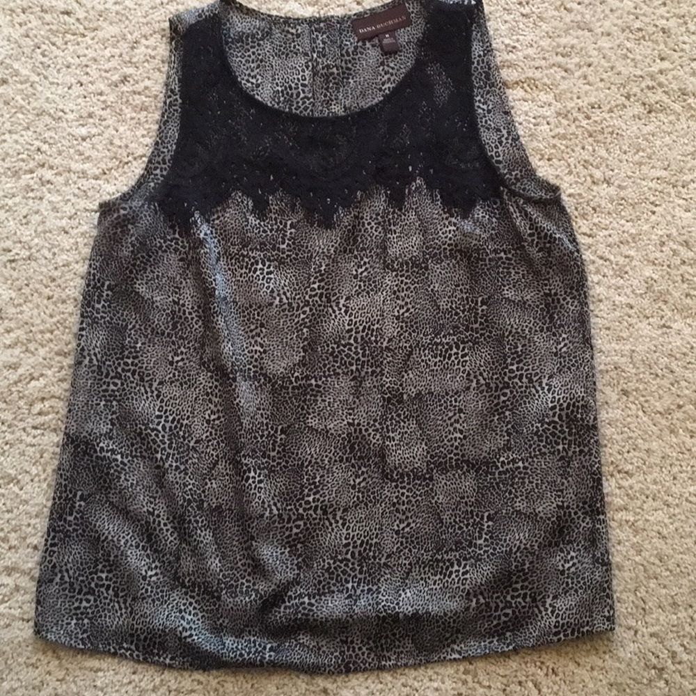 Sleeveless Shell with lace on yoke